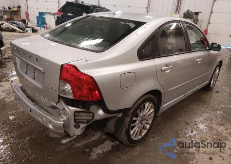 2011 Volvo S40 T5 из США, поврежденный, VIN YV1672MS1B2533800